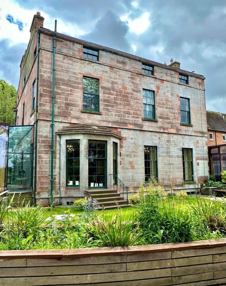 Stunning Period Townhouse With Garden, Walking Distance To Town Villa Dumfries Buitenkant foto